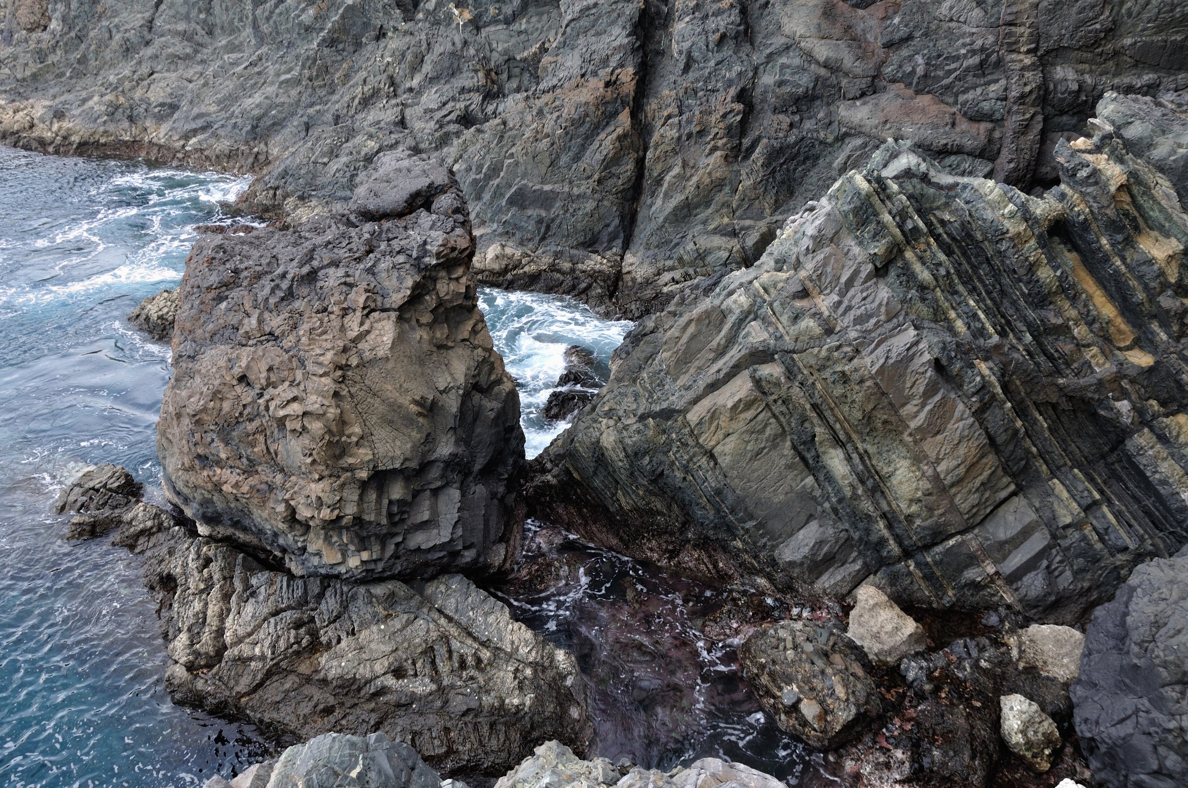 Ajuy: spiaggia nera e grotte vulcaniche